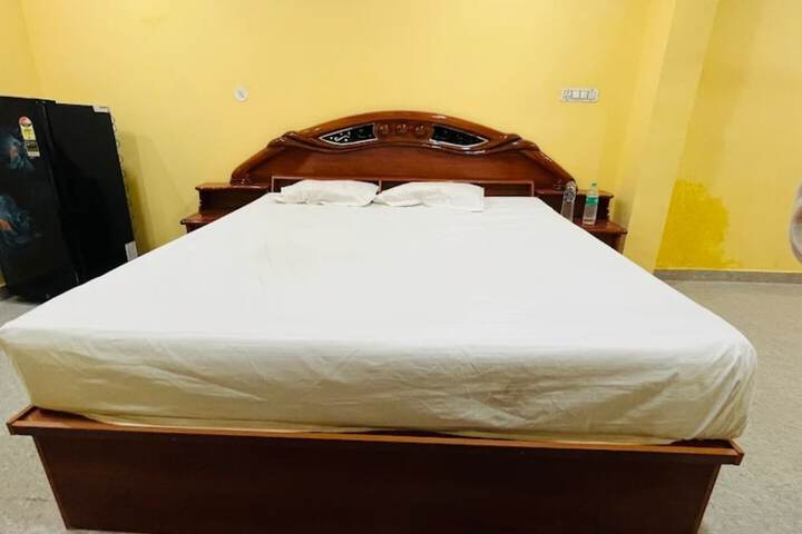 Room 2 of 12