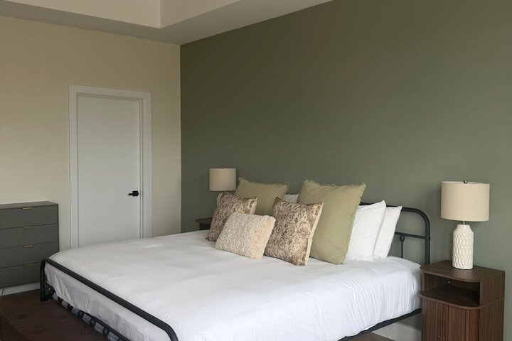 Room 2 of 91