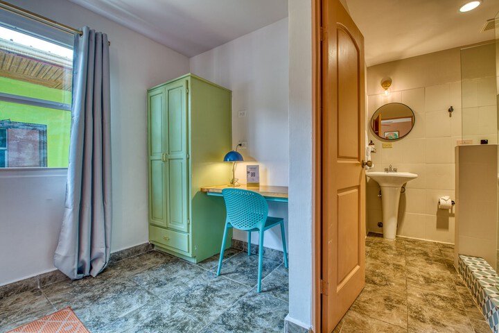 Room 53 of 66