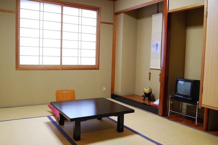 Room 6 of 40