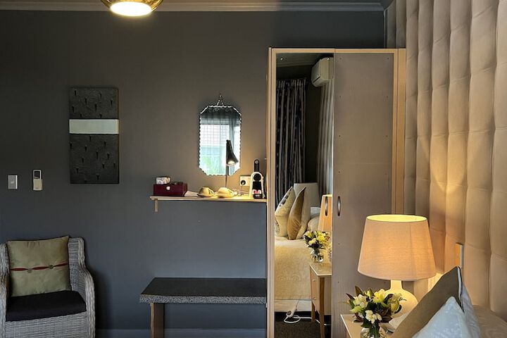 Room 3 of 40