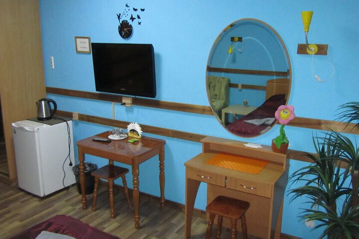 Room 9 of 93