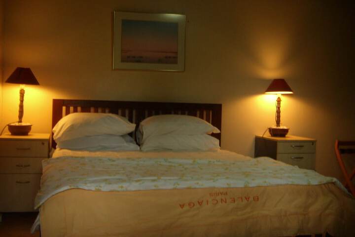 Room 6 of 30