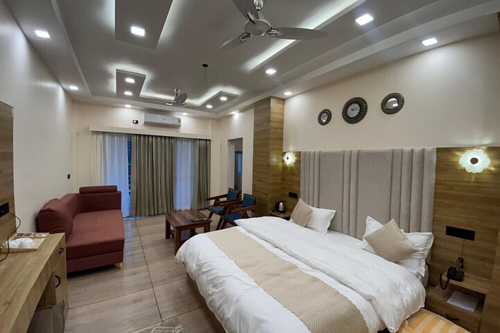 Room 9 of 51
