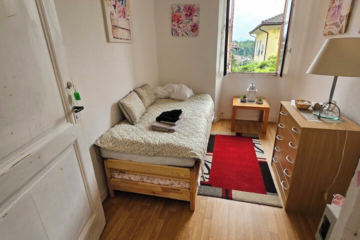 Room 2 of 19