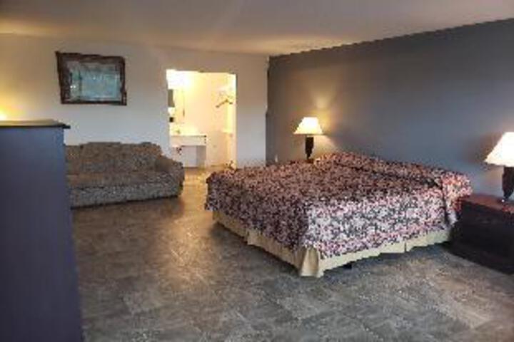 1 King Bed (1 of 5)