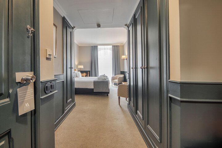 Room 11 of 45