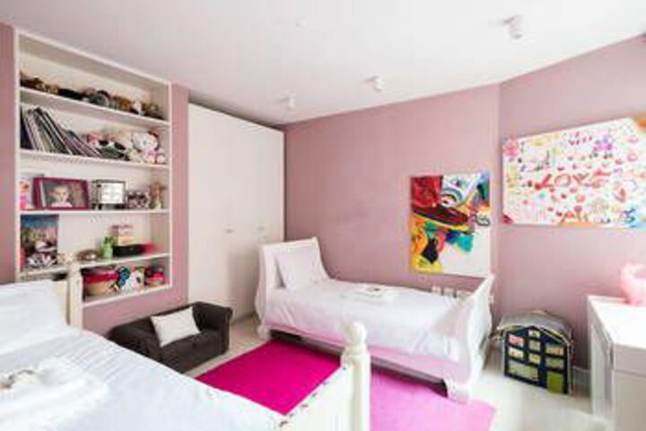 Room 18 of 32