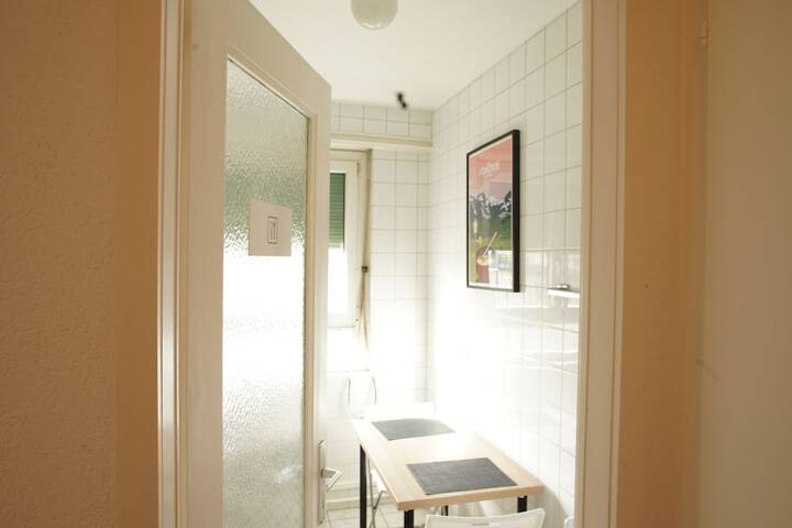 Room 12 of 83
