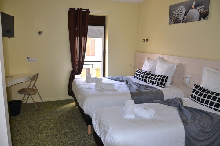 Room 10 of 52