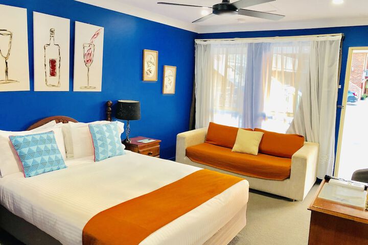 Room 26 of 103