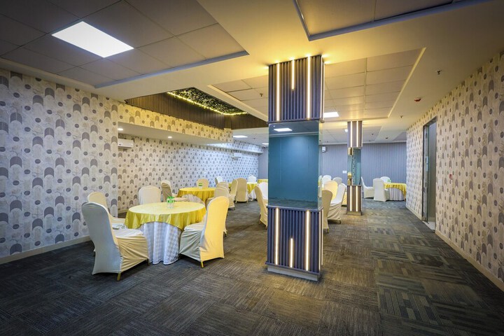 Ballroom/Hall 41 of 56
