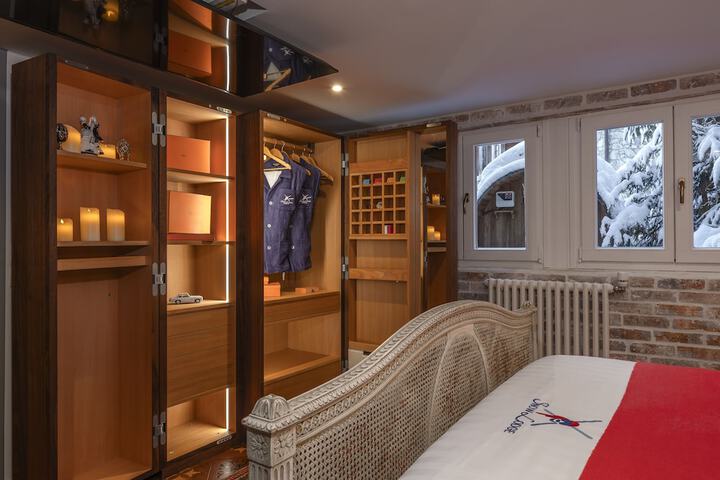 Room 75 of 234