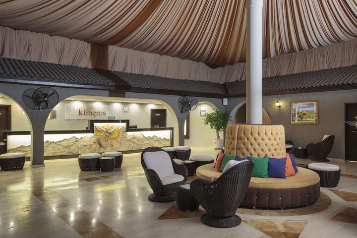 Guest Lobby
