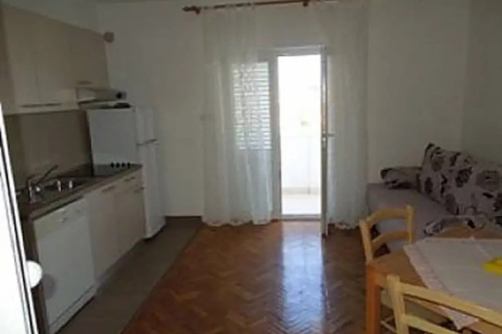 Room 2 of 8