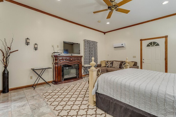 Room 10 of 65