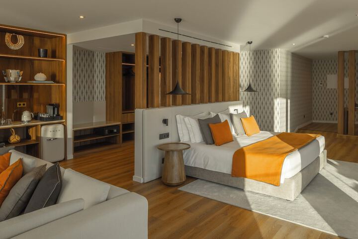 Room 14 of 42
