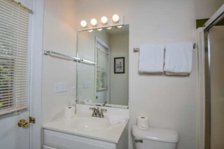 Room 8 of 43