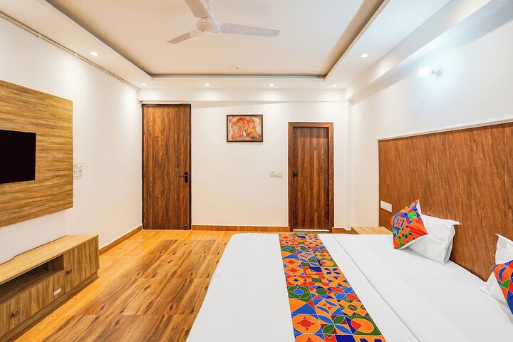 Room 18 of 31