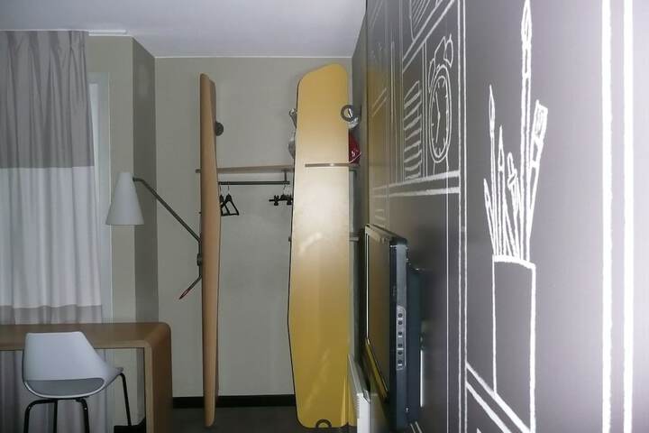 Room 8 of 64