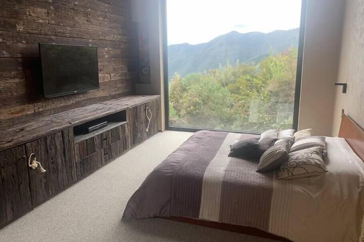 Room 4 of 19