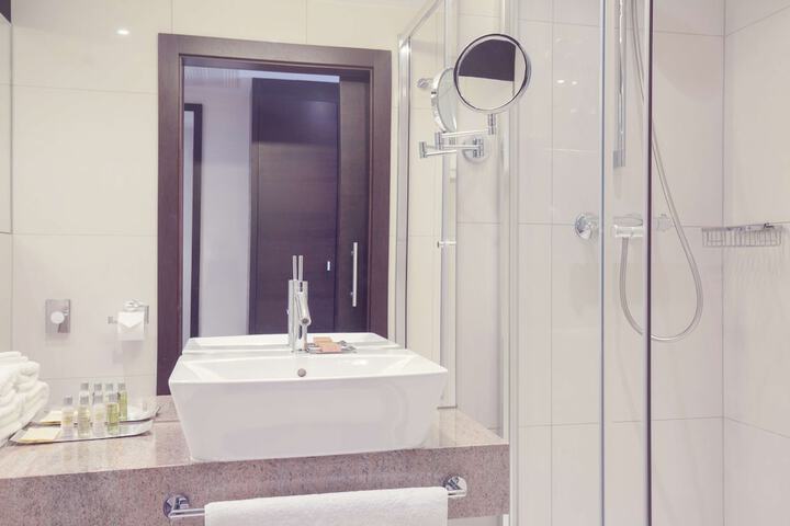 Room 26 of 115