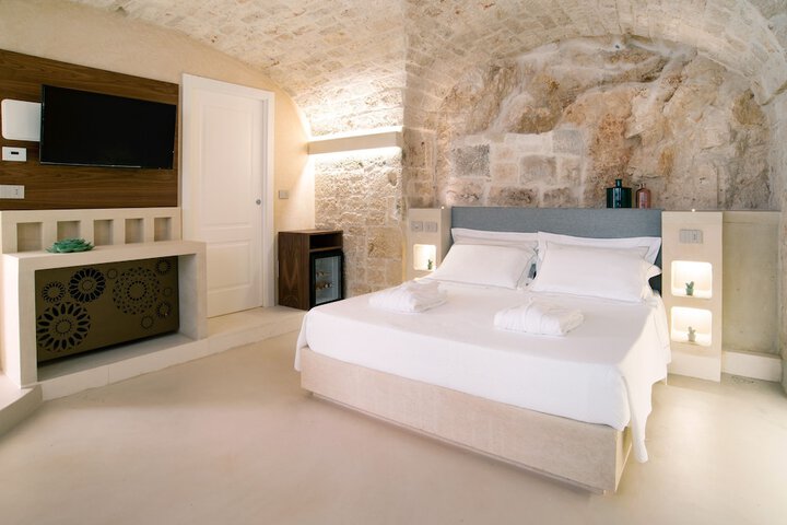 Room 18 of 74
