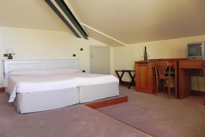 Room 9 of 58