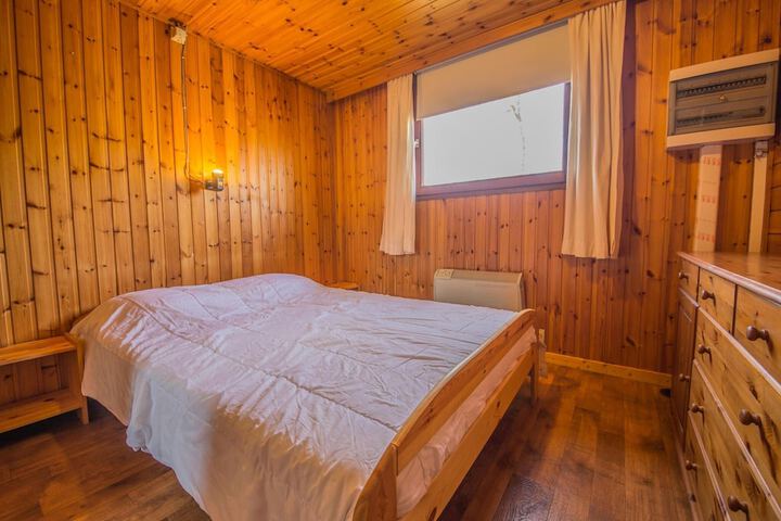 Room 2 of 39