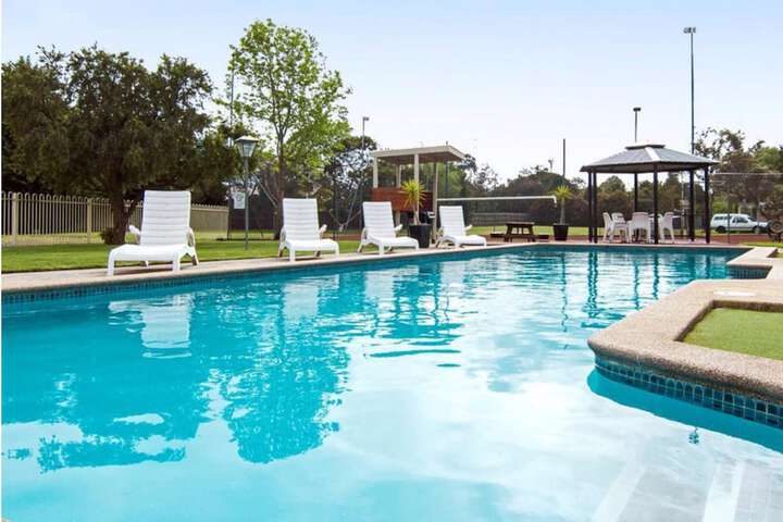 Pool 103 of 134