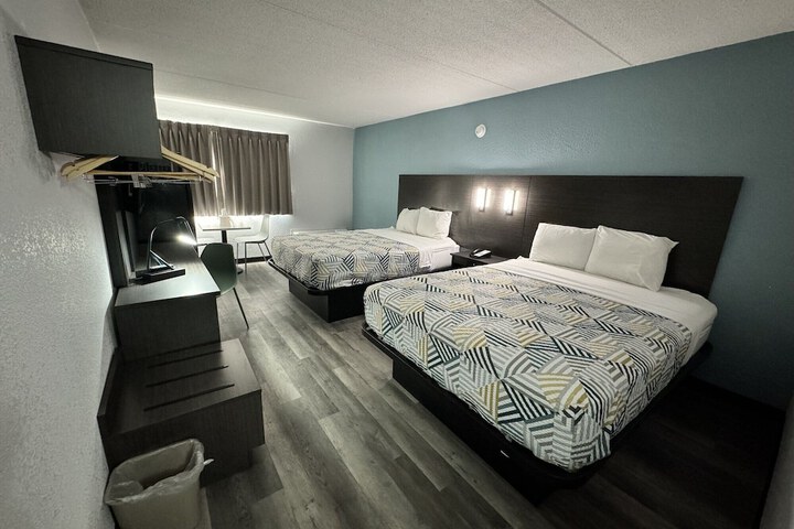 Room 34 of 61