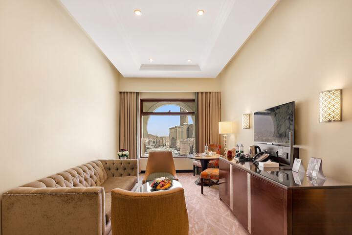Room 30 of 74