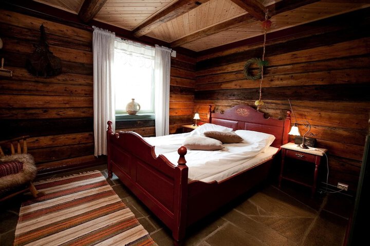 Room 16 of 62