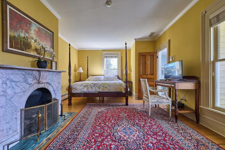 Room 8 of 17