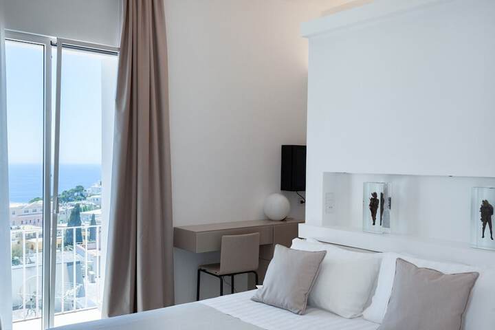 Room 32 of 45