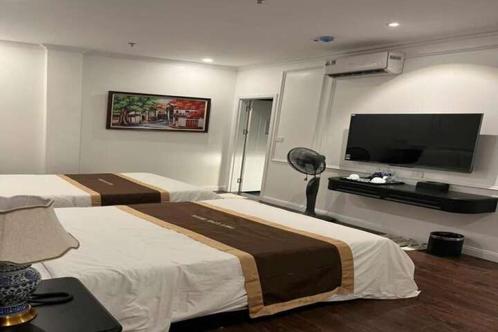 Room 8 of 27