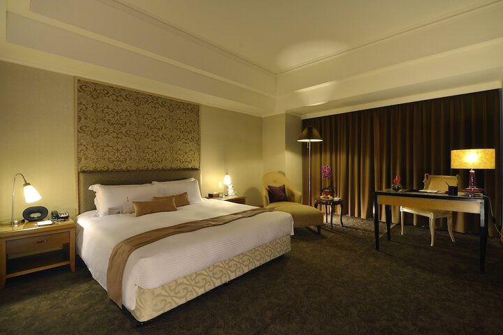 Room 16 of 44