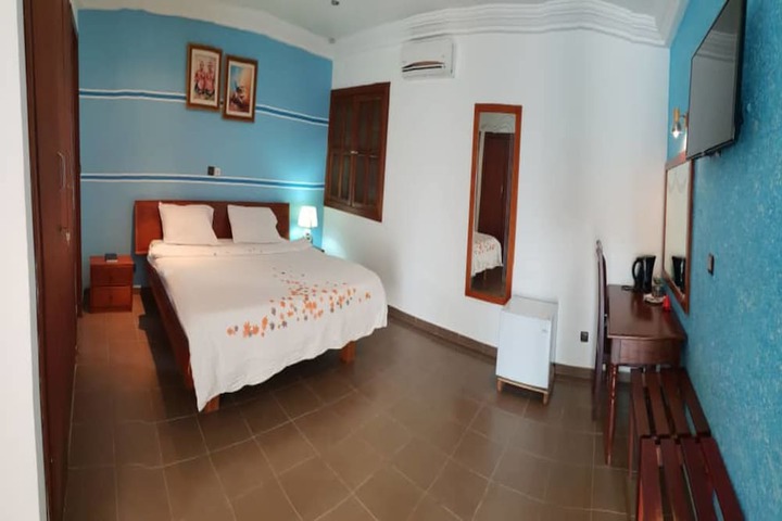 Room 3 of 12