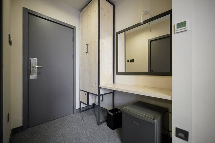Room 11 of 209