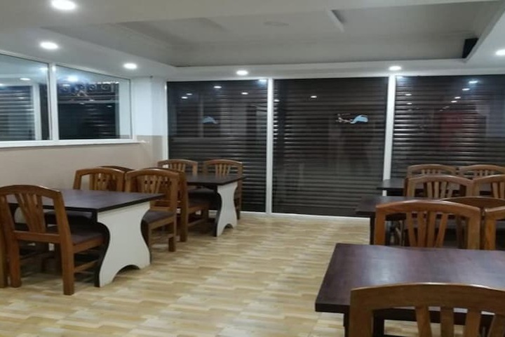 Dining 9 of 10