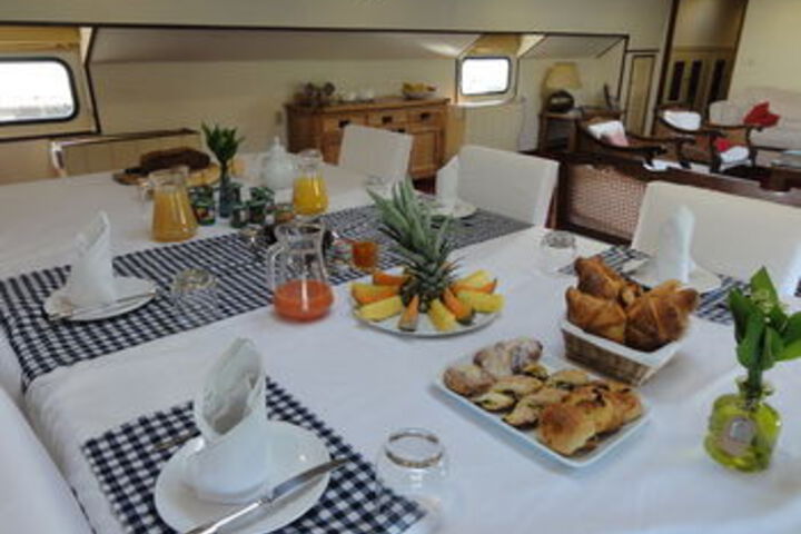 Breakfast/Coffee Service 5 of 23