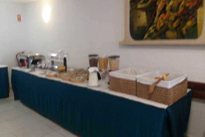Breakfast/Coffee Service 35 of 44