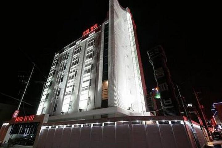 Hotel Ellee Cheonan