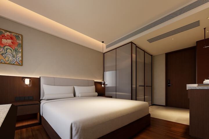 Room 4 of 12