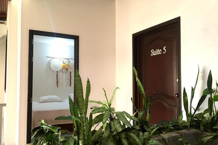 Room 4 of 38