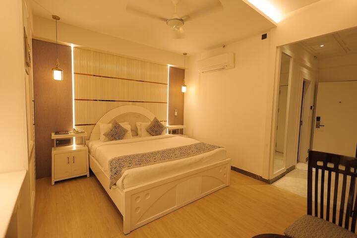 Room 32 of 63
