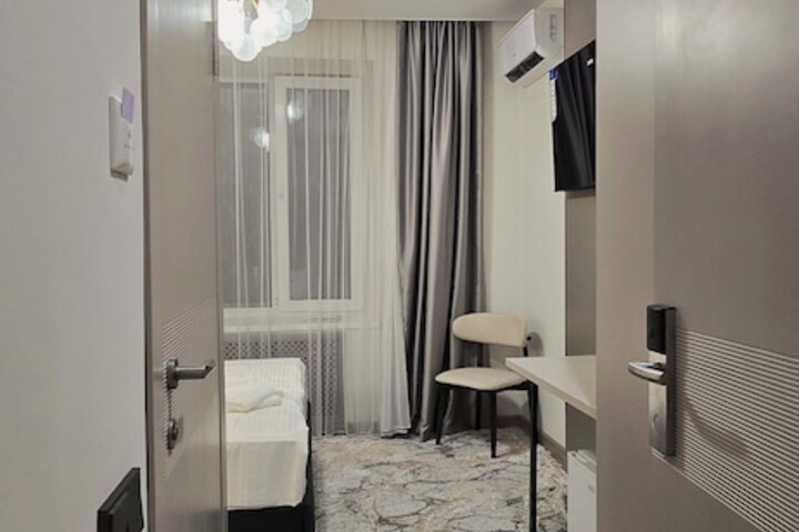 Room 52 of 127