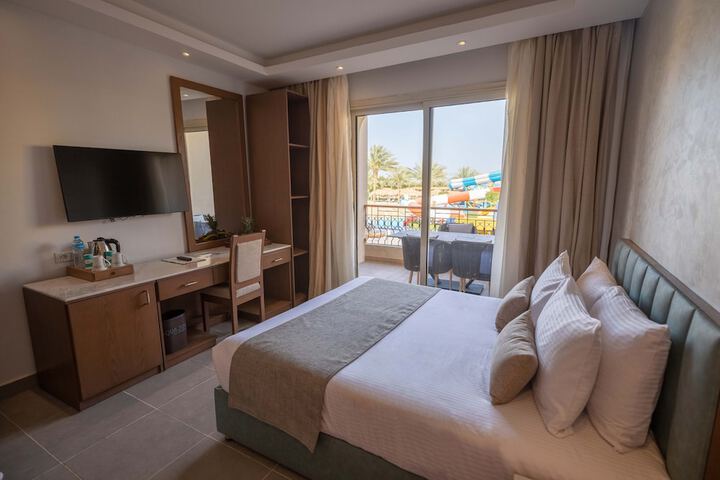 Room 8 of 42