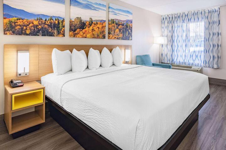 Double Deluxe King Bed