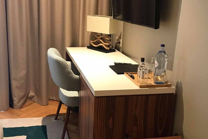 Room 37 of 152